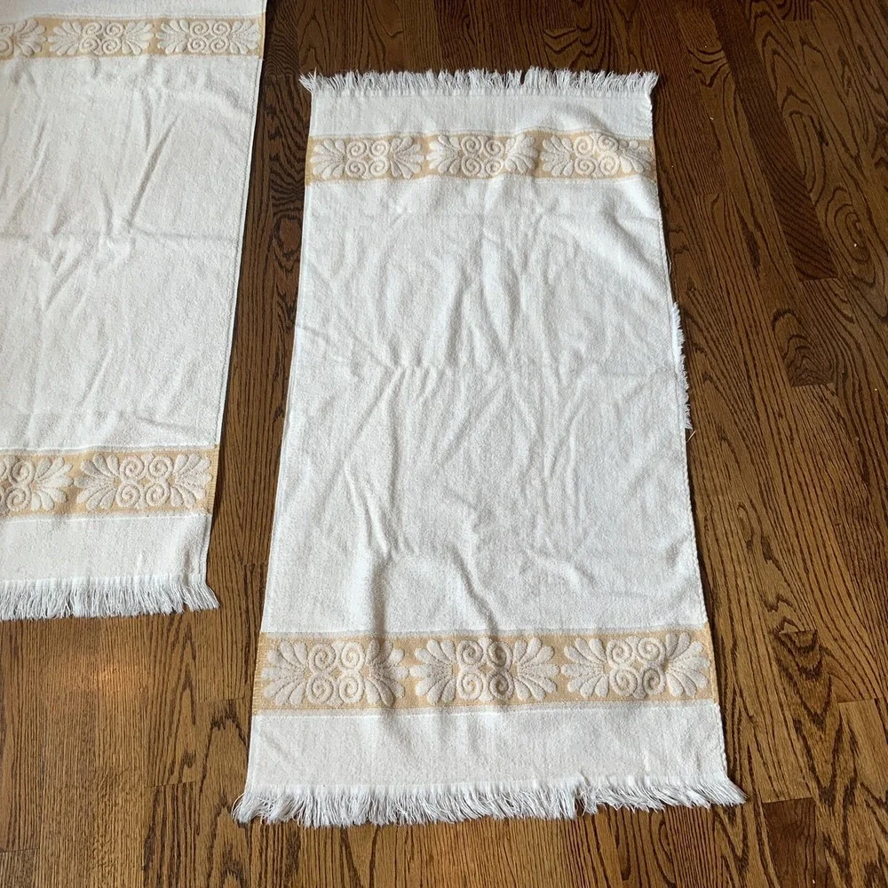 VTG Pair Monticello Cannon Bath Towel Yellow Sculpted Retro Grandma Made USA